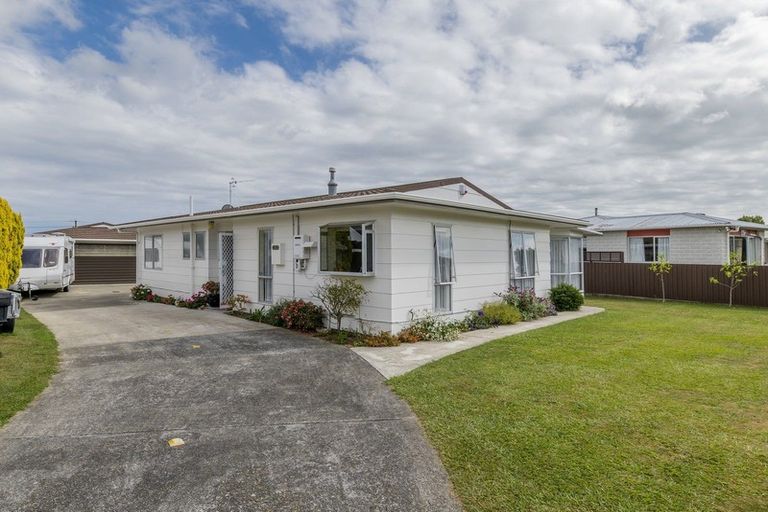Photo of property in 3 Rimu Street, Levin, 5510