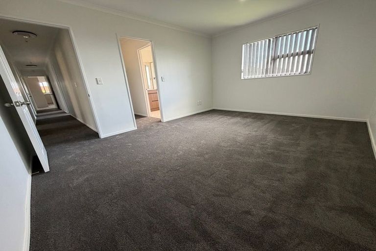 Photo of property in 12 Keri Vista Rise, Papakura, 2110
