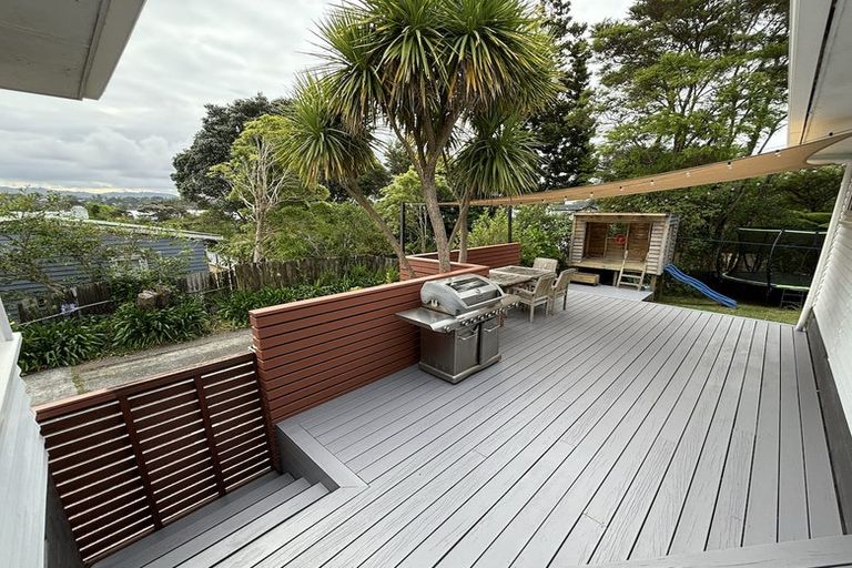 Photo of property in 30 Atkinson Road, Titirangi, Auckland, 0604