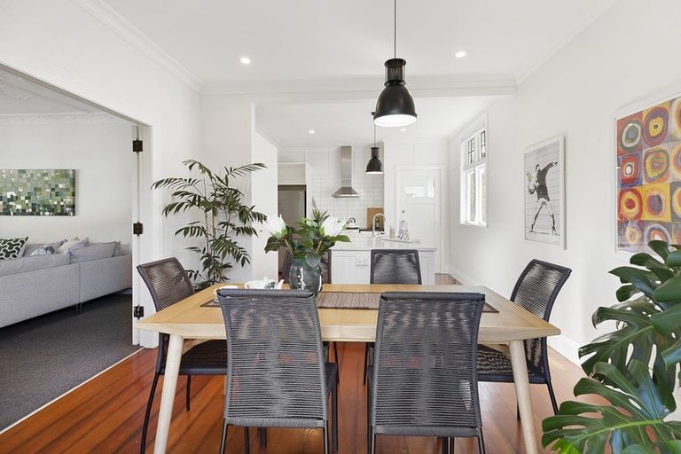 Photo of property in 1 Richmond Avenue, Karori, Wellington, 6012