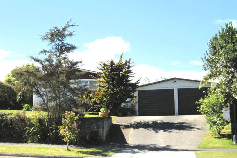 Photo of property in 20 Reeves Road, Acacia Bay, Taupo, 3330
