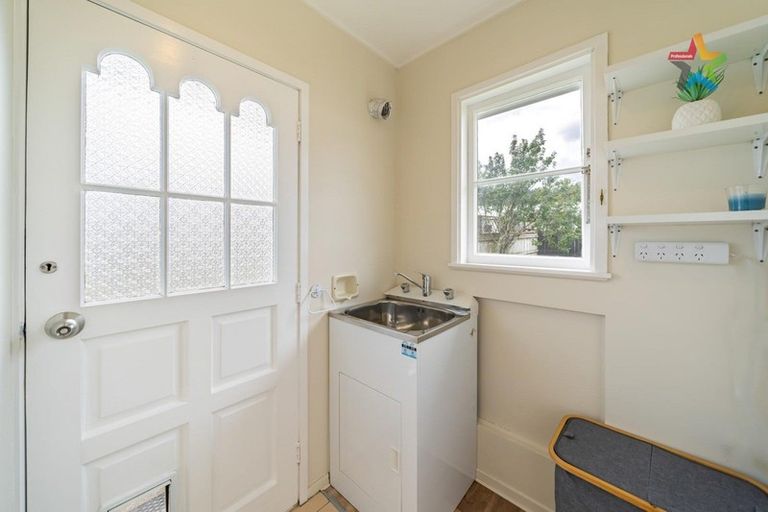 Photo of property in 145a Stokes Valley Road, Stokes Valley, Lower Hutt, 5019