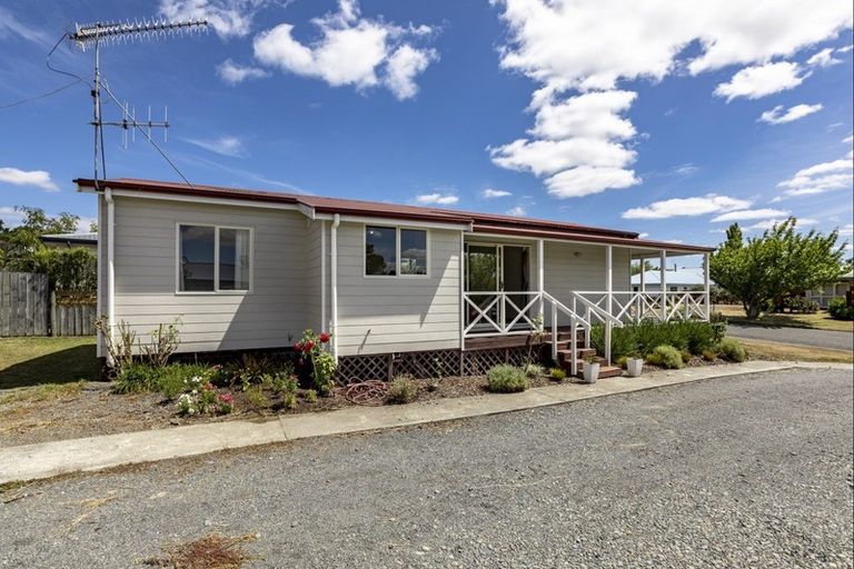 Photo of property in 16 Abbot Avenue, Waipawa, 4210