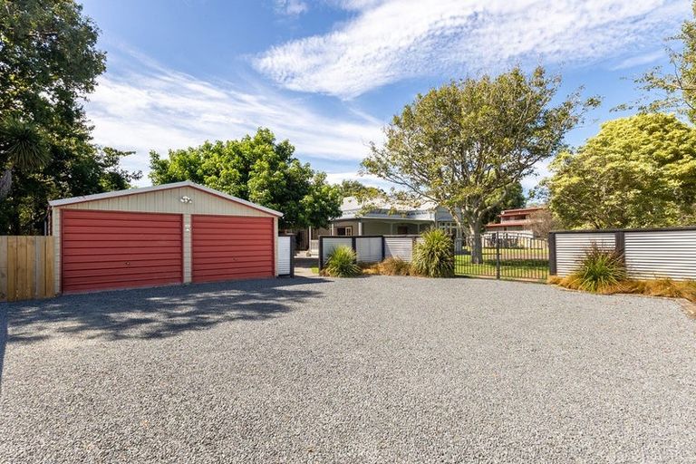 Photo of property in 43 Dale Road, Raumati South, Paraparaumu, 5032