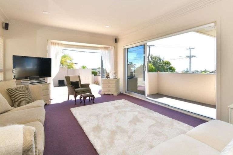 Photo of property in 1/42 Sunrise Avenue, Mairangi Bay, Auckland, 0630