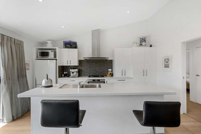 Photo of property in 10 Gregory Grove, Clive, 4102