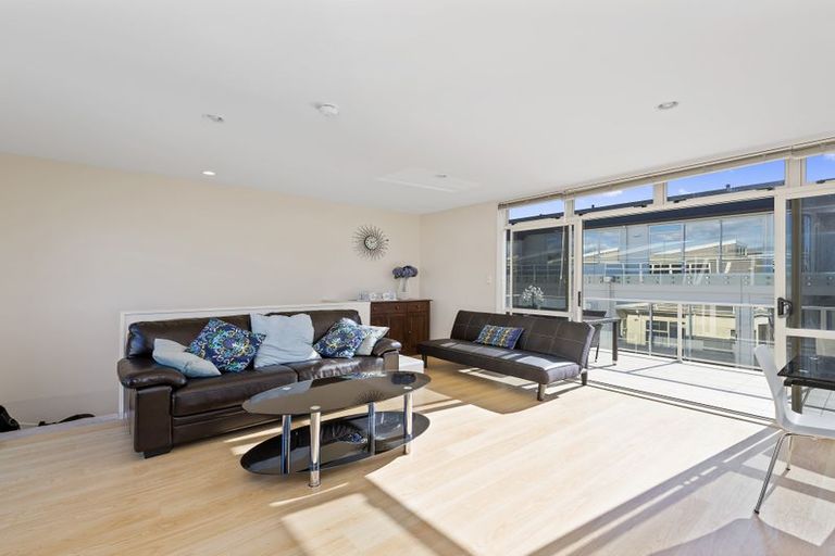 Photo of property in 1/47 Marine Parade, Mount Maunganui, 3116