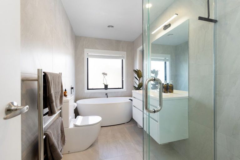 Photo of property in 125c Point Chevalier Road, Point Chevalier, Auckland, 1022