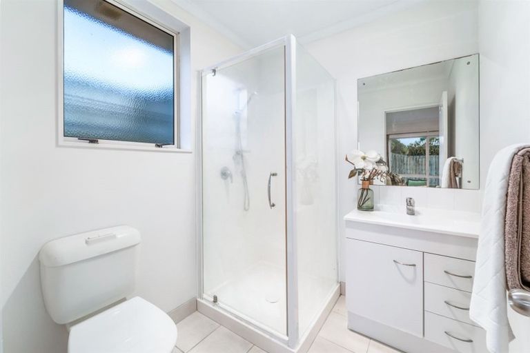 Photo of property in 75 Riverside Drive, Waiuku, 2123