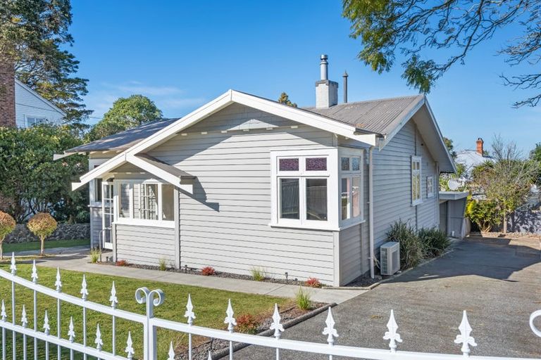 Photo of property in 6 Parahaki Street, Regent, Whangarei, 0112