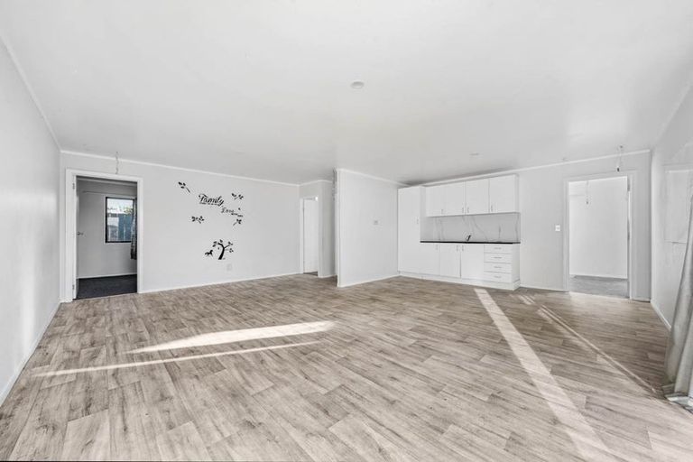 Photo of property in 24 President Avenue, Papakura, 2110