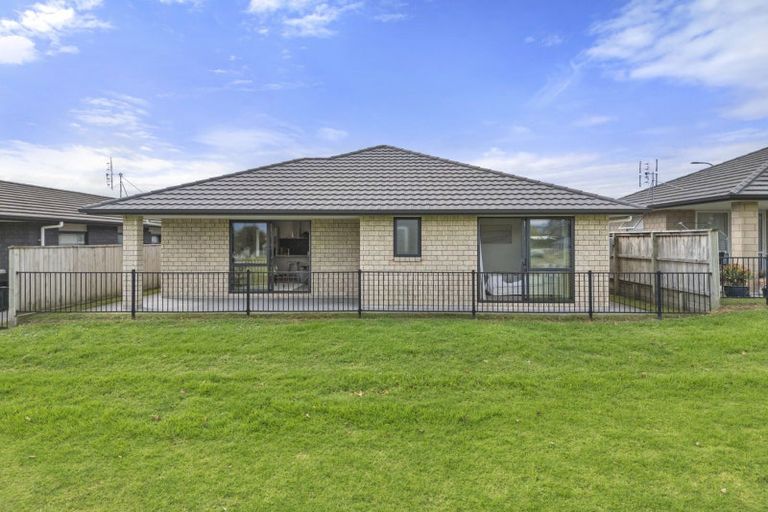 Photo of property in 26 Richardson Road, Omokoroa, 3114
