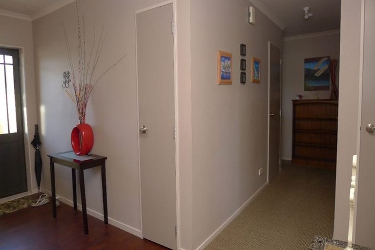 Photo of property in 130 Weggery Drive, Waikanae Beach, Waikanae, 5036