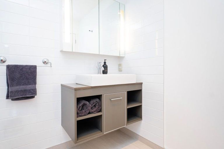 Photo of property in 305/7 Humber Street, Pandora, Napier, 4110