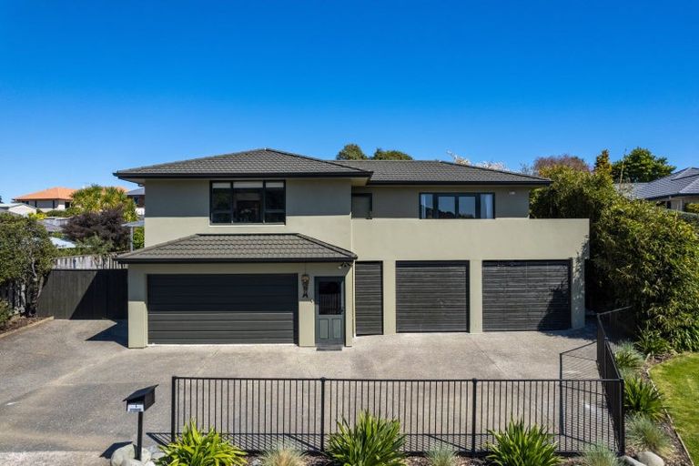 Photo of property in 6 Whitby Close, Waikawa, Picton, 7220