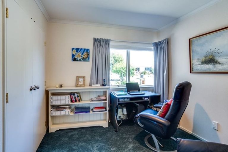 Photo of property in 7 Forbury Way, Taradale, Napier, 4112