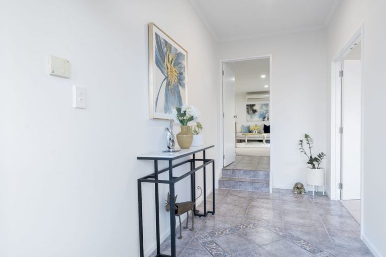 Photo of property in 38 Semillon Avenue, Henderson, Auckland, 0612