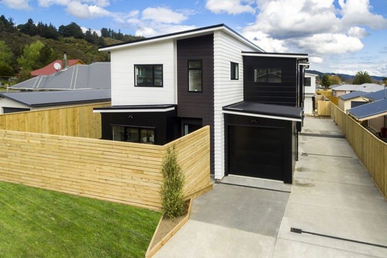 Photo of property in 42a Moeraki Road, Maoribank, Upper Hutt, 5018