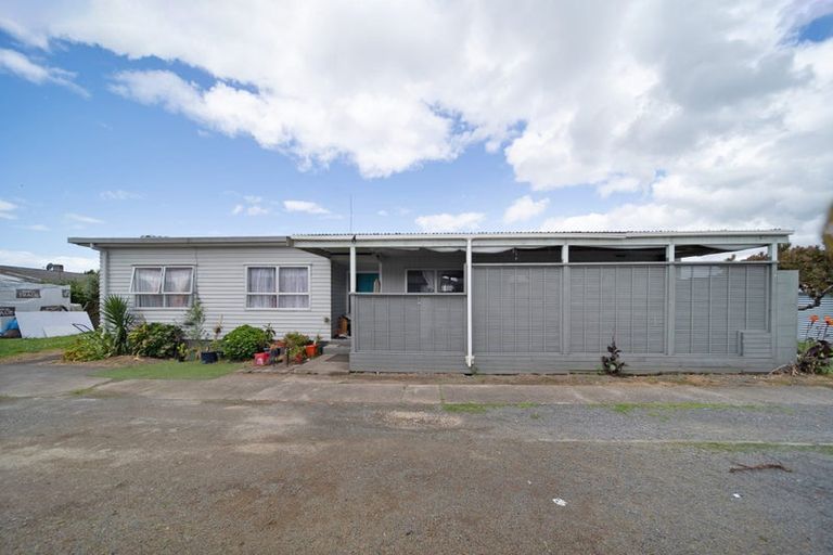 Photo of property in 32 Idlewild Avenue, Mangere, Auckland, 2022