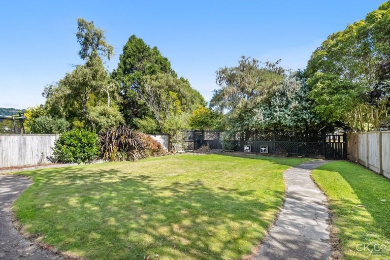 Photo of property in 10 Dowling Grove, Silverstream, Upper Hutt, 5019