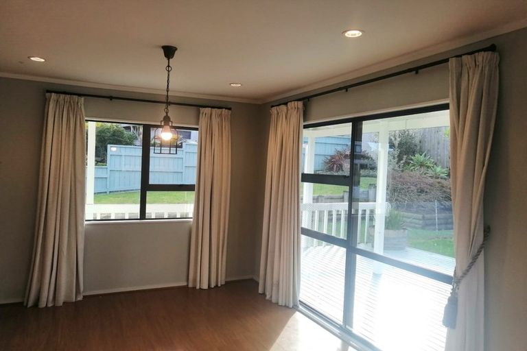 Photo of property in 11 Ceramco Place, Torbay, Auckland, 0630