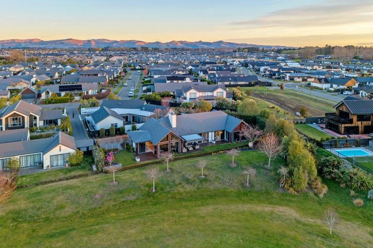 Photo of property in 53 Waterstock Way, Parklands, Christchurch, 8083
