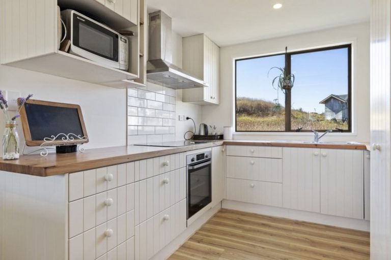 Photo of property in 1a Sunshine Rise, Raglan, 3225