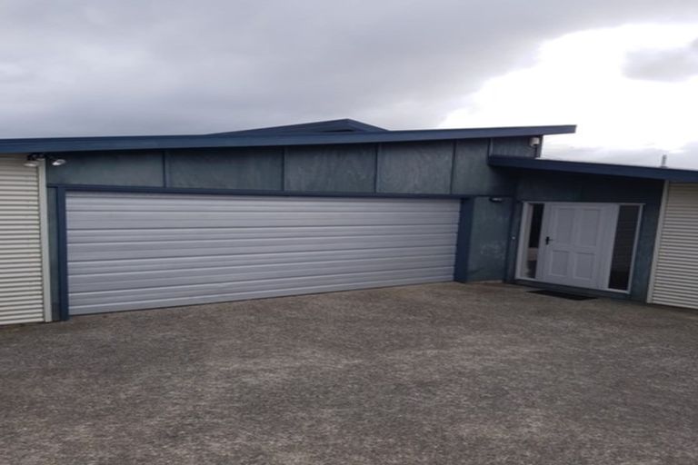 Photo of property in 17a Sandybrow, Churton Park, Wellington, 6037