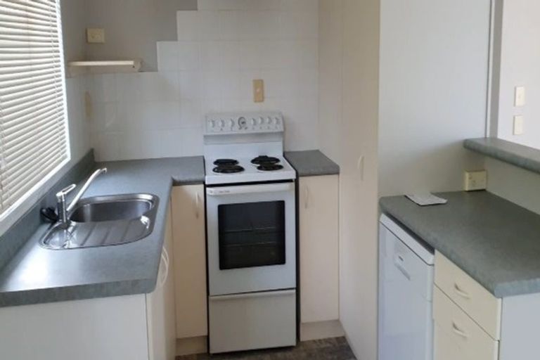 Photo of property in 1/2 Doment Crescent, Orewa, 0931