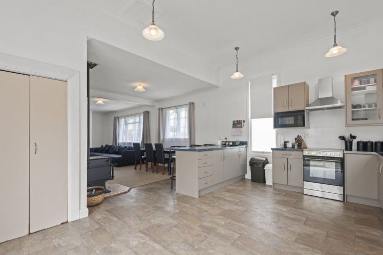 Photo of property in 35 Ross Street, Woodville, 4920