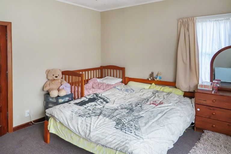 Photo of property in 17 Roberts Street, Epuni, Lower Hutt, 5011