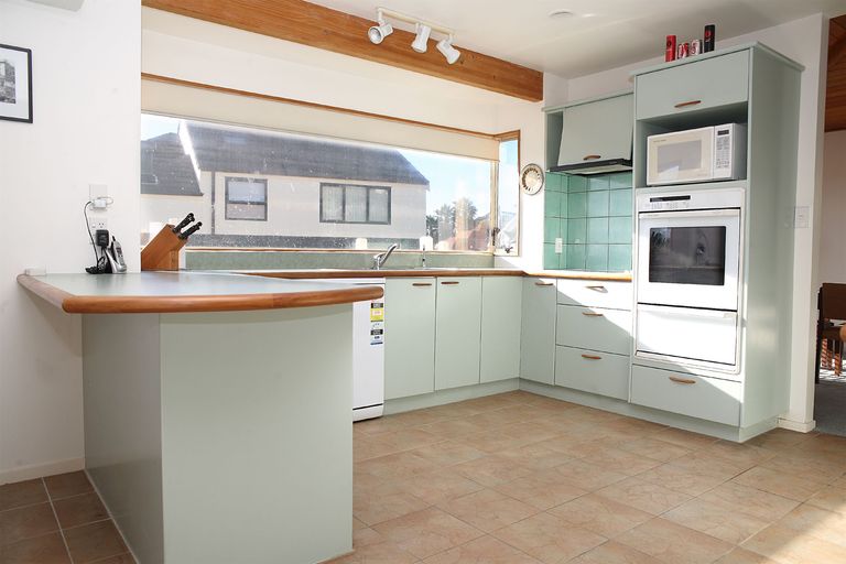 Photo of property in 53 Ribbonwood Crescent, Goodwood Heights, Auckland, 2105