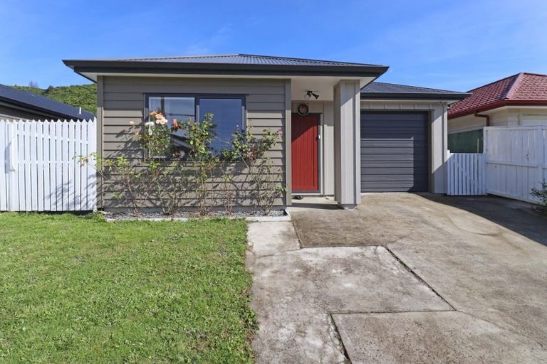Photo of property in 94 Farmer Crescent, Taita, Lower Hutt, 5011