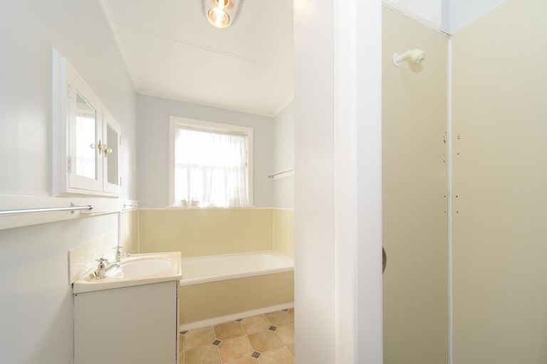 Photo of property in 27 Slacks Road, Awapuni, Palmerston North, 4412