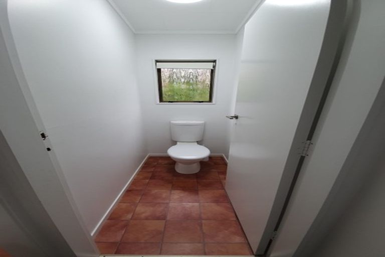 Photo of property in 47 Pokohiwi Road, Normandale, Lower Hutt, 5010