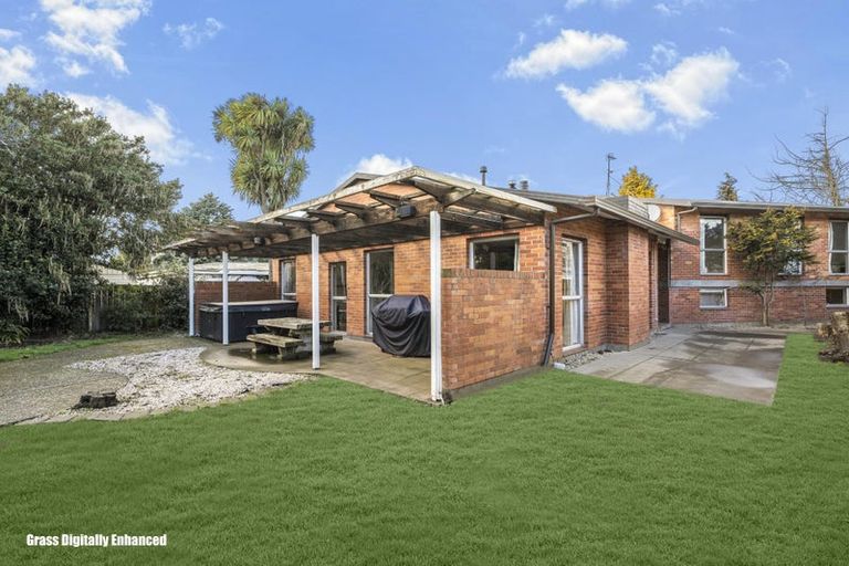 Photo of property in 9 Mcalpine Place, Rangiora, 7400