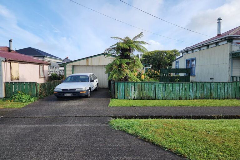 Photo of property in 21 Fonblanque Street, Westport, 7825