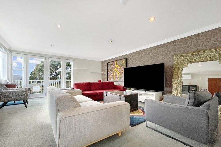 Photo of property in 15a Onslow Road, Khandallah, Wellington, 6035