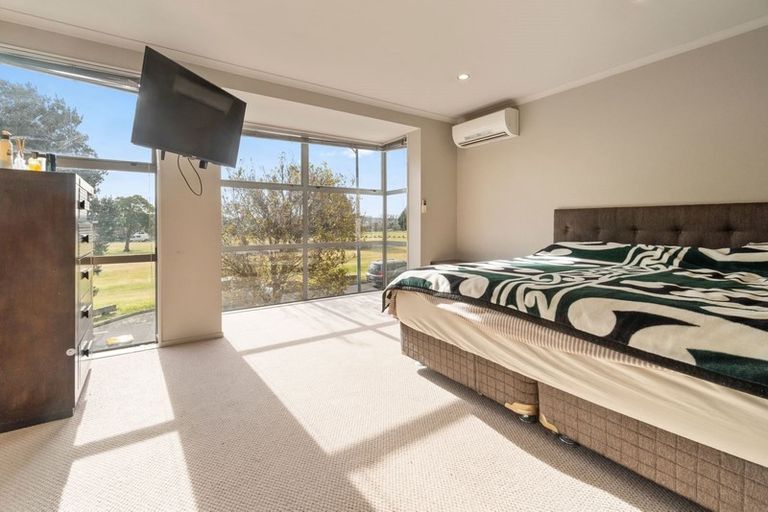 Photo of property in 33 The Track, Takanini, 2112