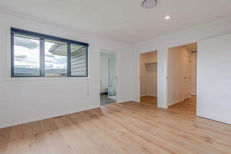 Photo of property in 42 Silicon Way, Fitzherbert, Palmerston North, 4410