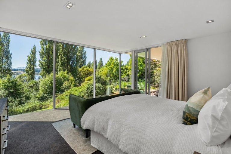 Photo of property in 10 Tapley Paddock, Wanaka, 9305
