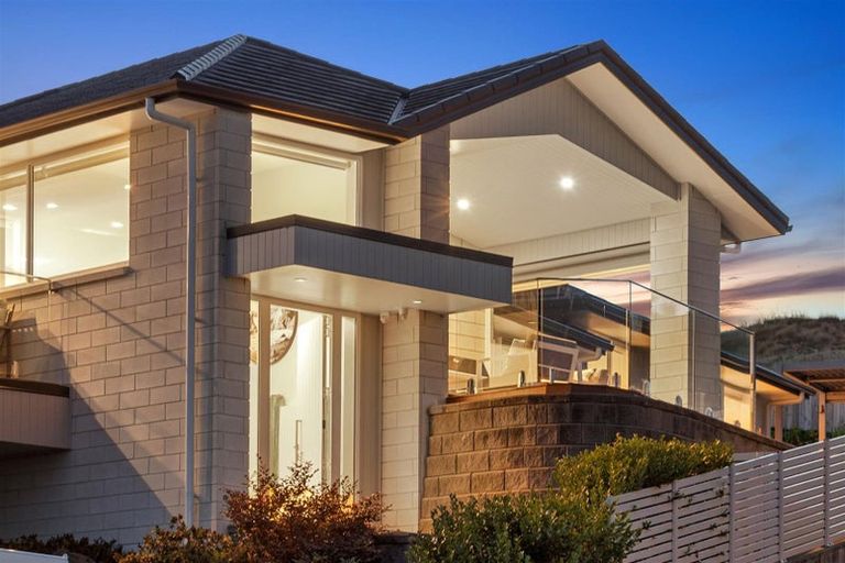 Photo of property in 39 Great Road West, Matipo Heights, Rotorua, 3015