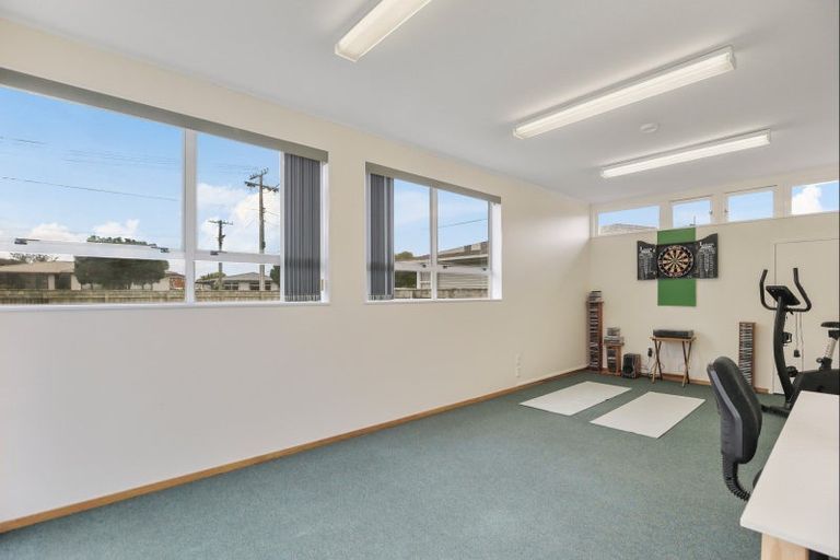 Photo of property in 28 Highbury Drive, Levin, 5510