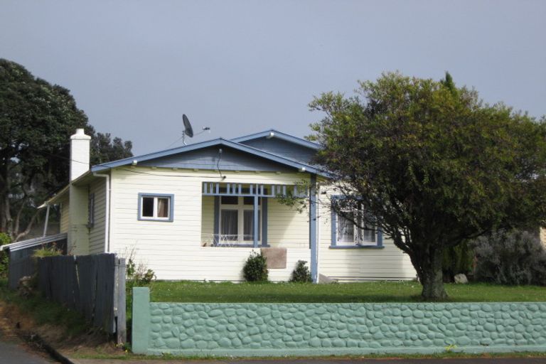 Photo of property in 14 Pukenui Street, Strandon, New Plymouth, 4312