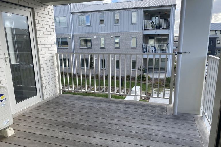 Photo of property in 104/28a Eileen Newey Place, Henderson, Auckland, 0612