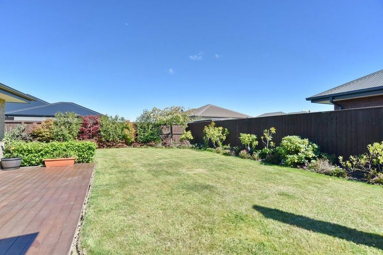 Photo of property in 7 Walnut Way, Rangiora, 7400