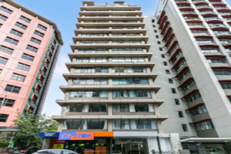 Photo of property in Terrace Tower Apartments, 7a/126 The Terrace, Wellington Central, Wellington, 6011