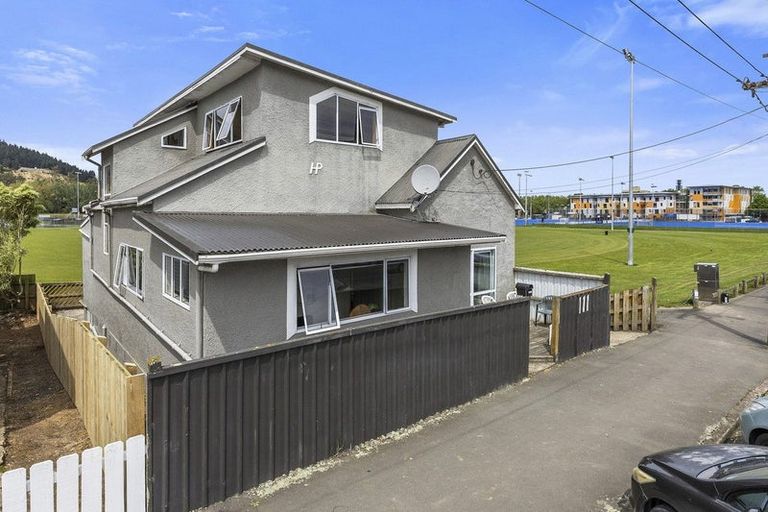 Photo of property in 111 Harbour Terrace, North Dunedin, Dunedin, 9016