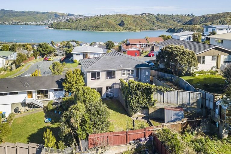 Photo of property in 2 Eskdale Road, Papakowhai, Porirua, 5024