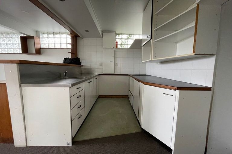 Photo of property in 9 Joshua Place, Weymouth, Auckland, 2103